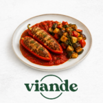 Poivron long farci à la viande hachée, ratatouille, sauce tomate